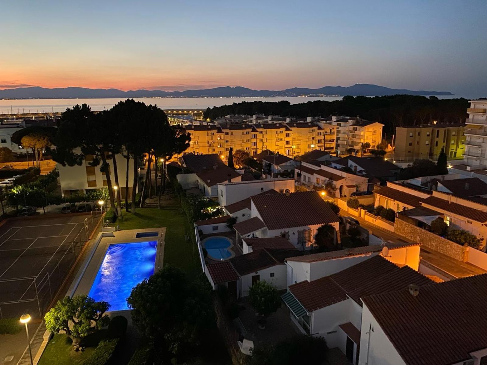 Orsa-Atico Con Vista Al Mar Y Piscina Leilighet L' Escala Eksteriør bilde
